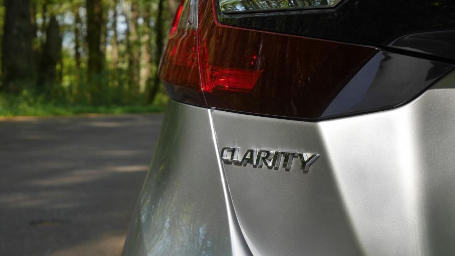 Детали экстерьера Honda Clarity Plug-In Hybrid 2017 года  (NA) (фото 84 из 84)